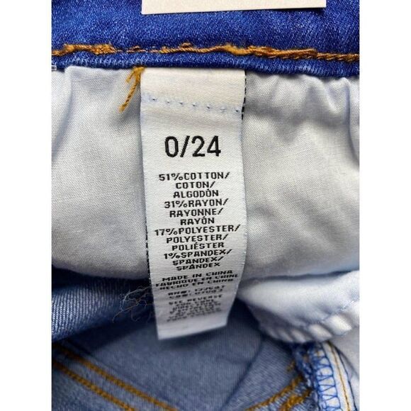 Celebrity Pink High-Rise Mom Jean Short Juniors' 0 24 Blue‎ Faded Cuffed Pockets - Picture 7 of 12